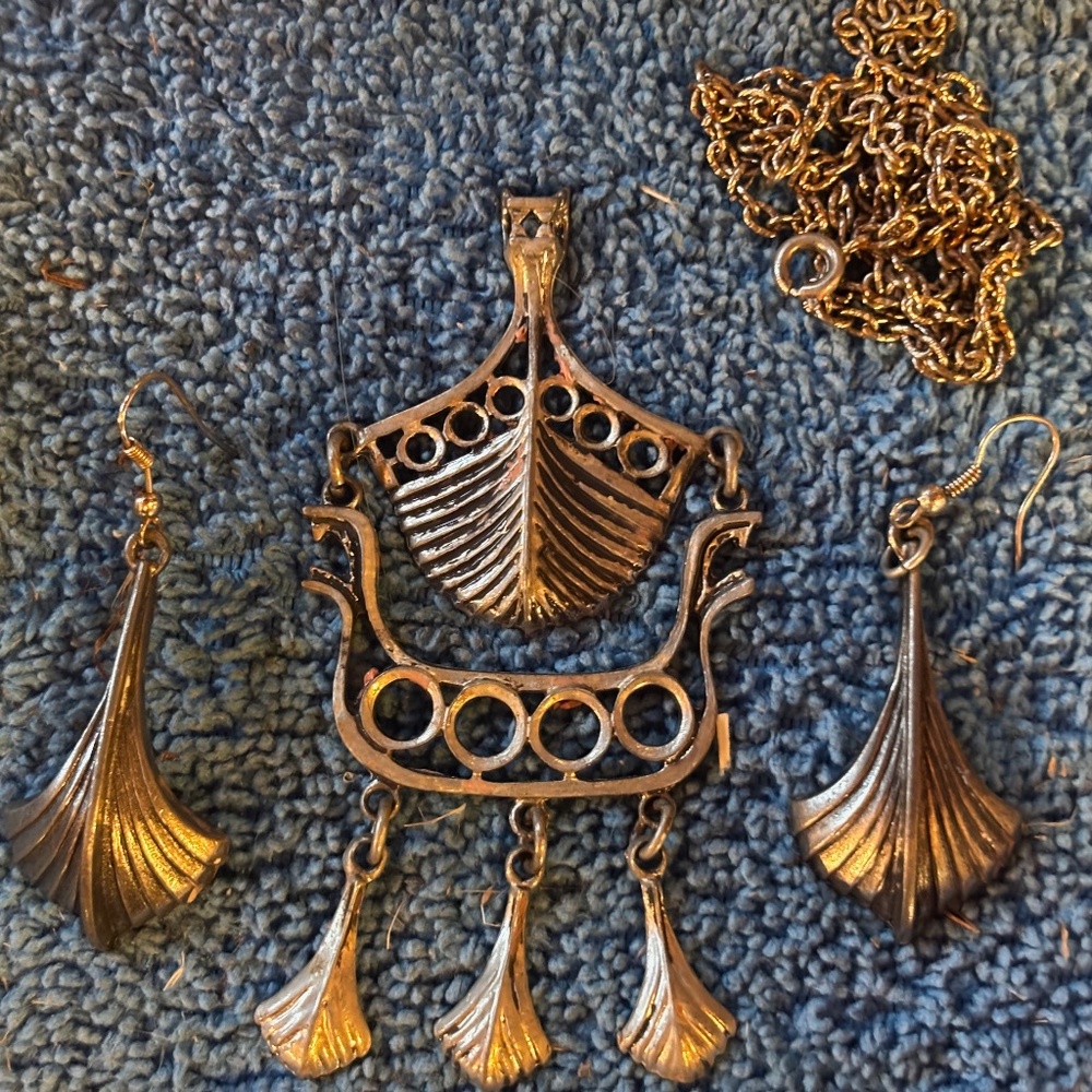 1970's Tapani Vanhatalo Vintage Viking Ship Pendant with matching earrings